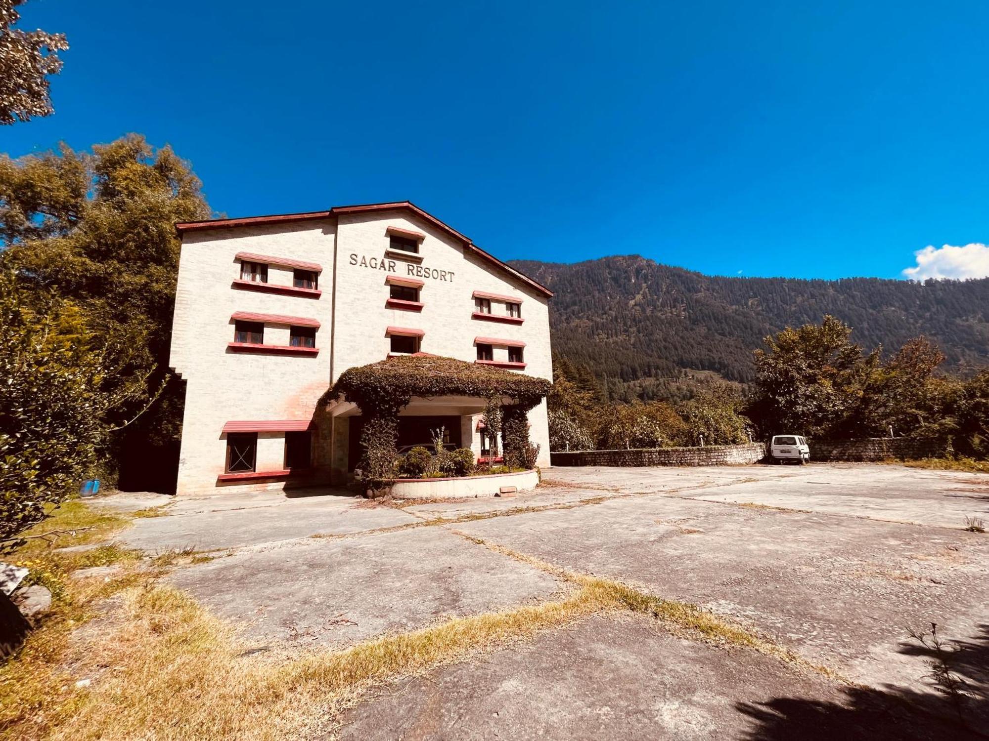 Sagar Resort !! Mountain View ! Luxury Stay ! Family Resort ! Private Parking ! Near Mall Road Манали Экстерьер фото