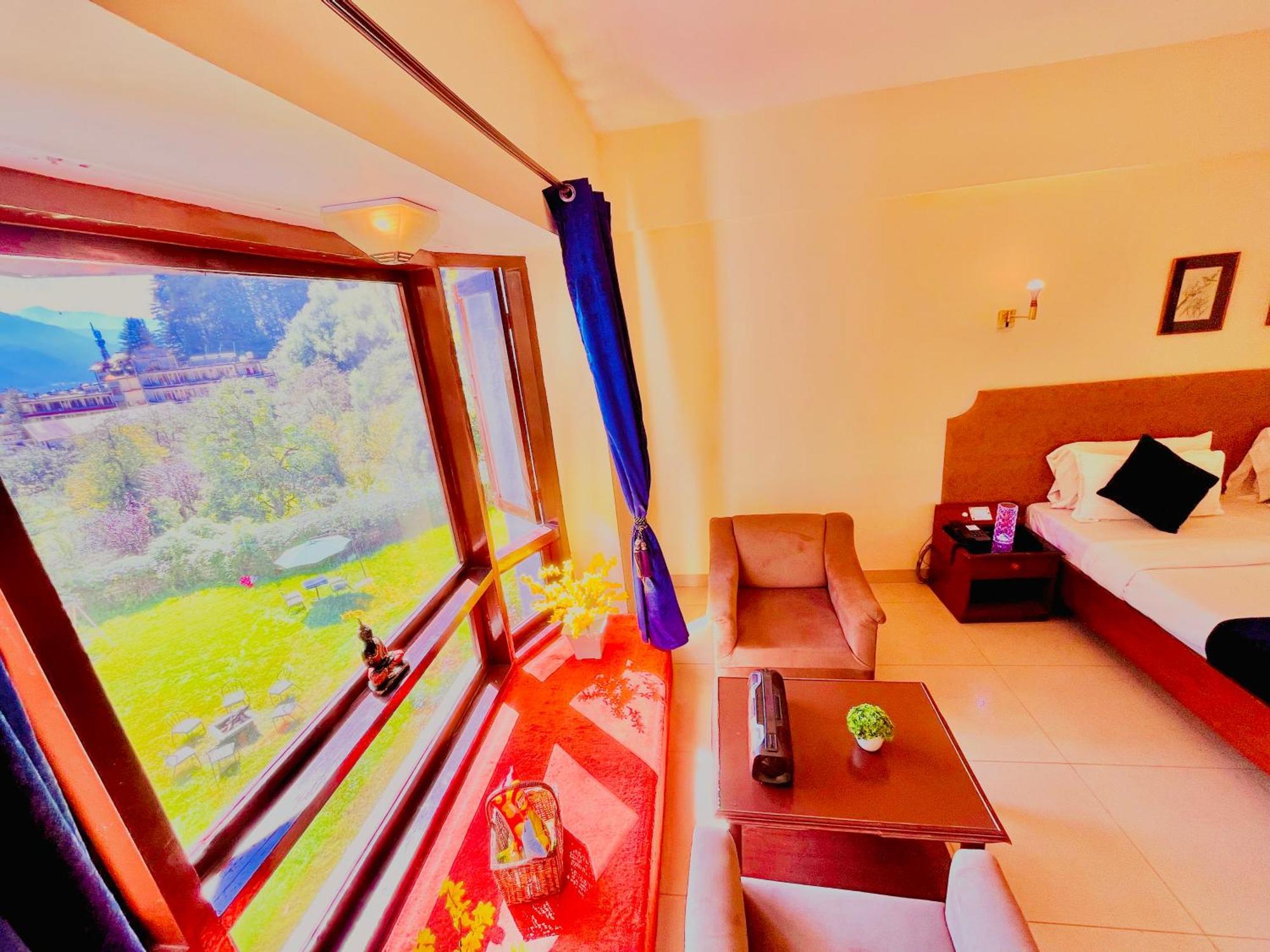 Sagar Resort !! Mountain View ! Luxury Stay ! Family Resort ! Private Parking ! Near Mall Road Манали Экстерьер фото