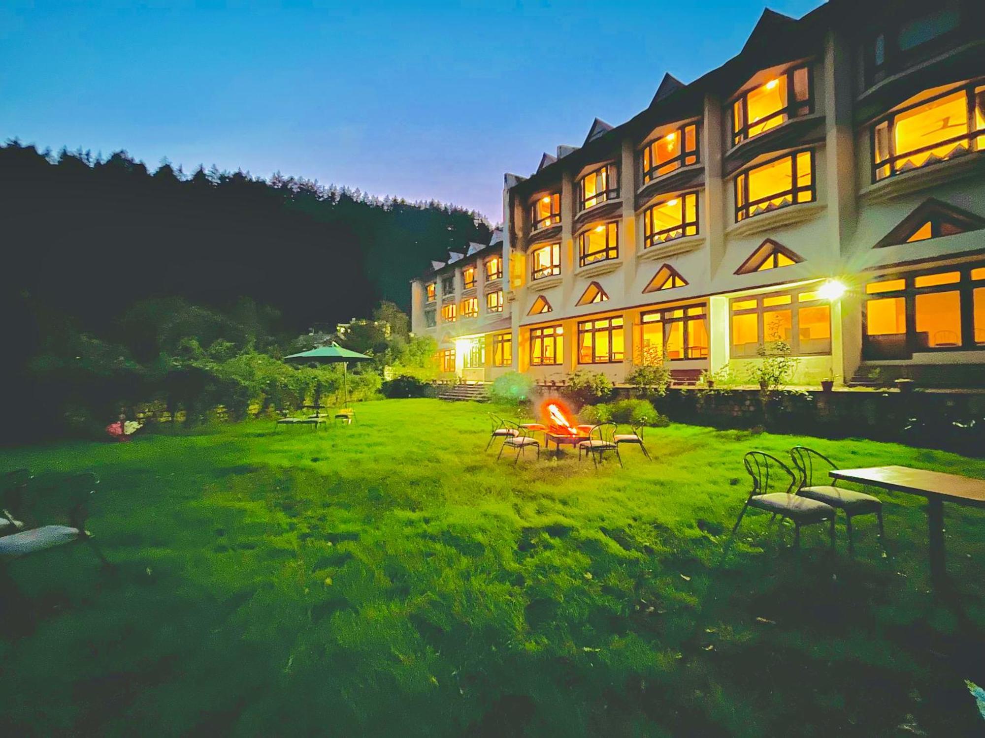 Sagar Resort !! Mountain View ! Luxury Stay ! Family Resort ! Private Parking ! Near Mall Road Манали Экстерьер фото
