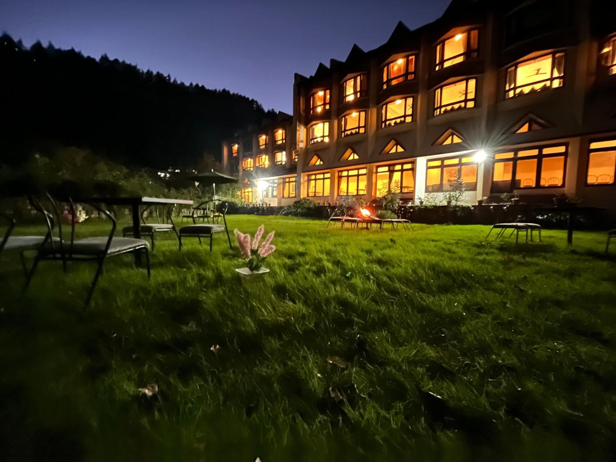 Sagar Resort !! Mountain View ! Luxury Stay ! Family Resort ! Private Parking ! Near Mall Road Манали Экстерьер фото